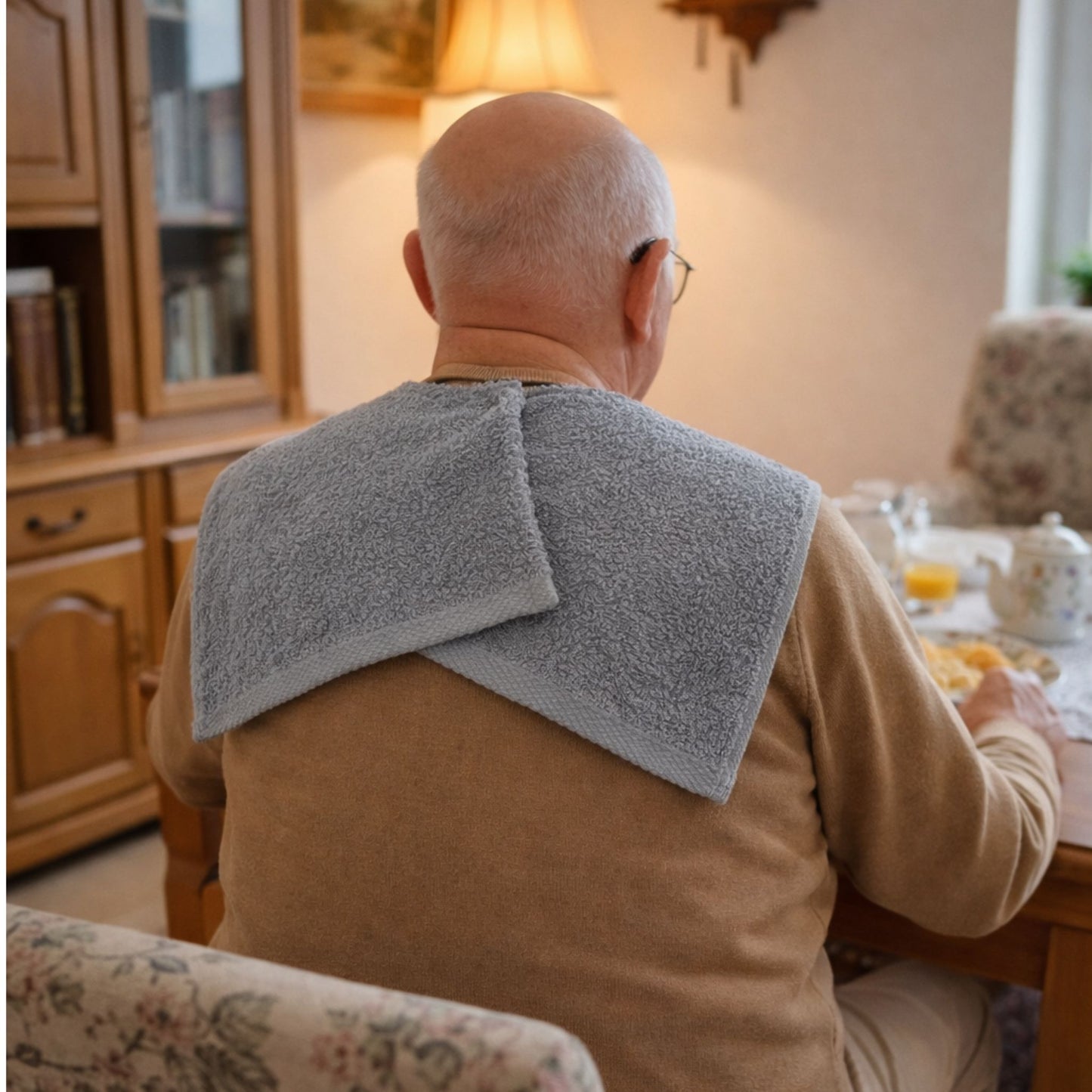 SENIORI Lätzchen Erwachsene 2er Set Baumwolle 50x100 Essschutz Grau und Grau