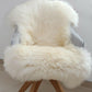 Aves-24 SCHAFFELL Lammfell Naturfell ECHTES 100% Fell 110 bis 120 cm Länge Weiß Weich Teppich